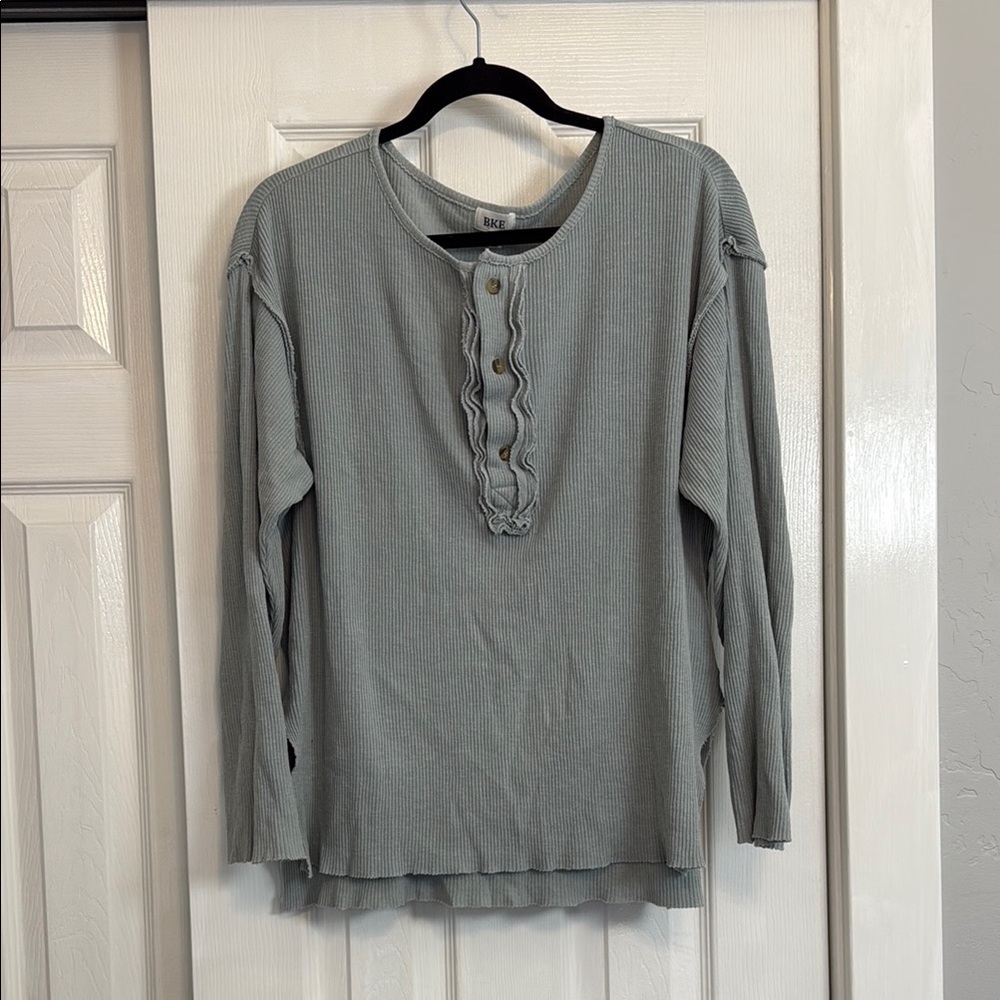 🌵 3 for $20 BKE Long Sleeve Top